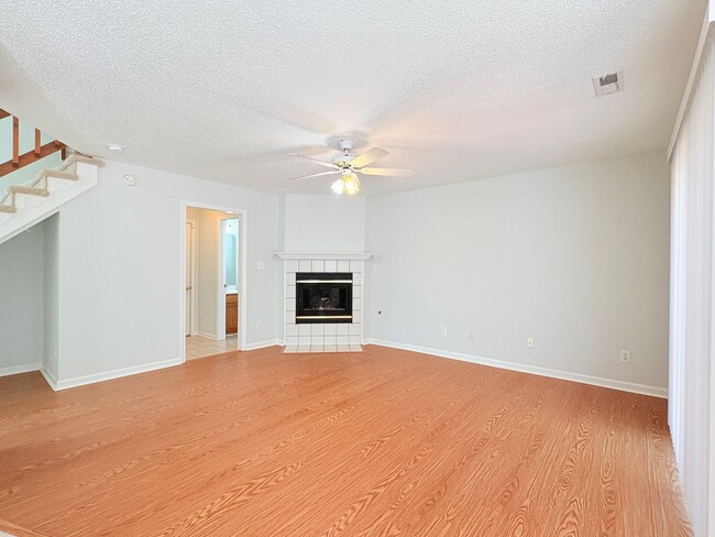 Building Photo - 110 Amelia Ct