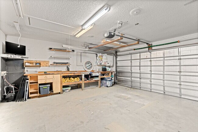 Building Photo - 47 Pine Ridge Trce