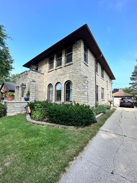 Front & Side - 3508 S Pine Ave