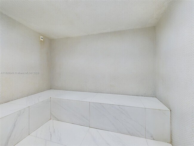 Building Photo - 350 S Miami Ave
