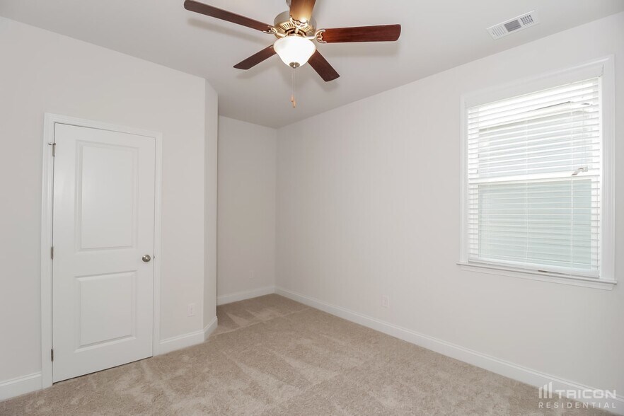 Building Photo - 25 Leyland Ct