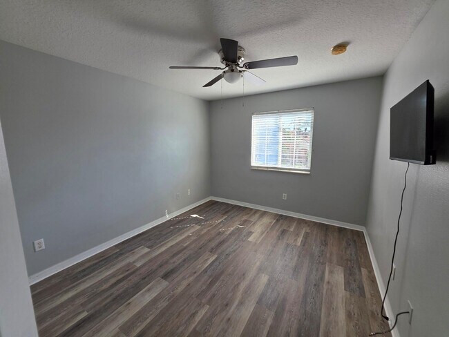 Building Photo - 1100 S Beach Cir