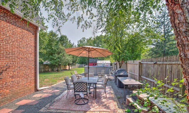 Building Photo - 3BR Jackson Home Available Now
