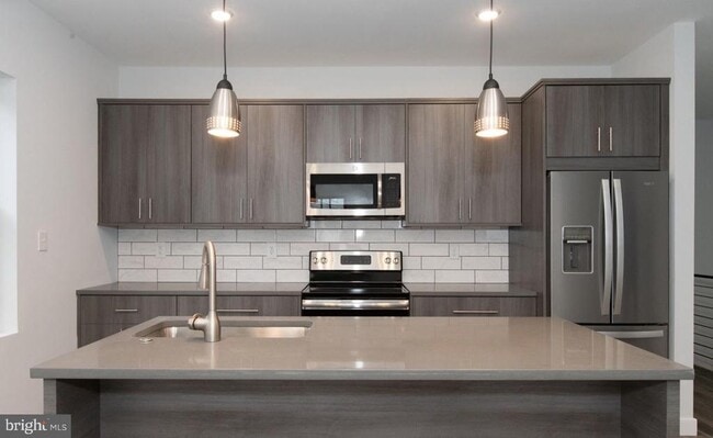 Primary Photo - 1265 N Newkirk St