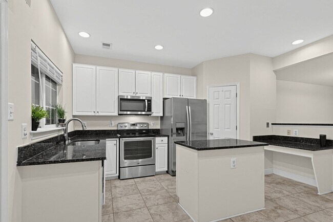 Building Photo - 2420 Dew Meadow Ct