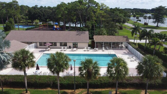 Building Photo - 5595 Egret Isle Trail