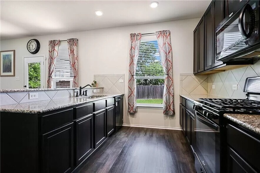 Building Photo - 7925 Arezzo Dr