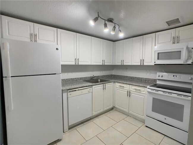 Primary Photo - 9357 SW 77th Ave