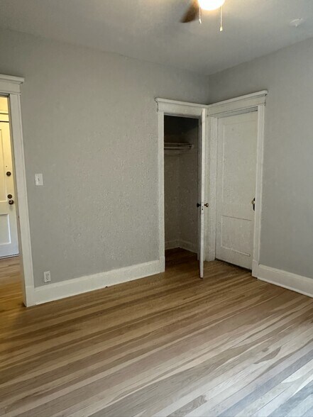 Building Photo - 4425 N Paulina St