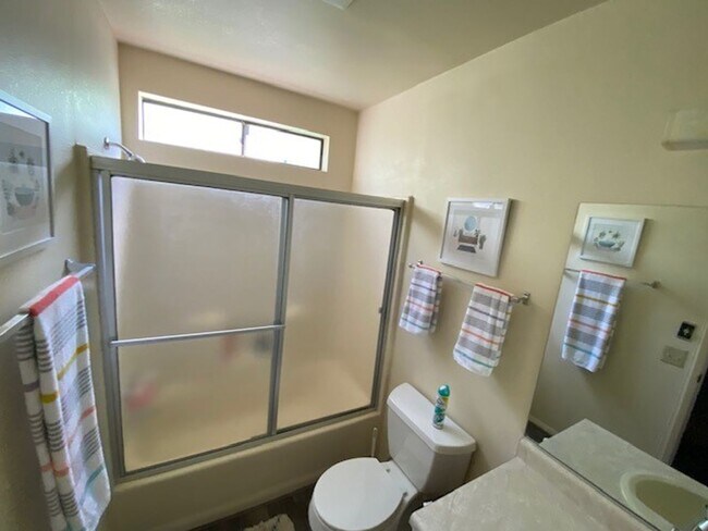 Building Photo - 2Br Waterfront  WINTER Vacation Rental Condo, Complex on the WATERFRONT Gated complex Utilities i...