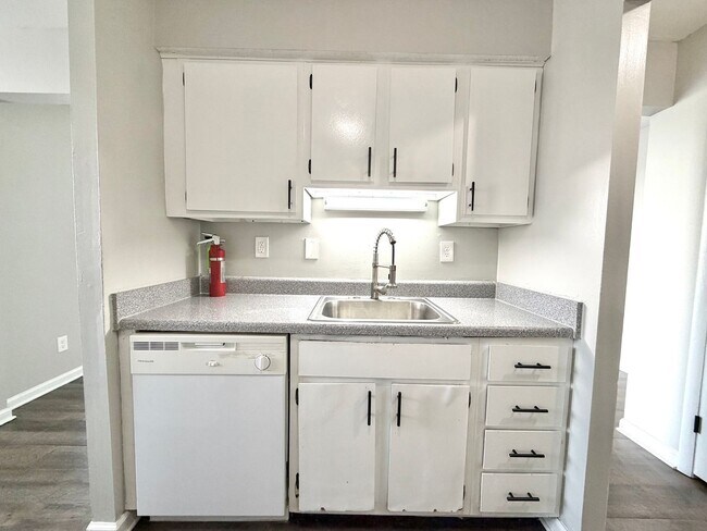 Building Photo - 136 Jack Miller Blvd