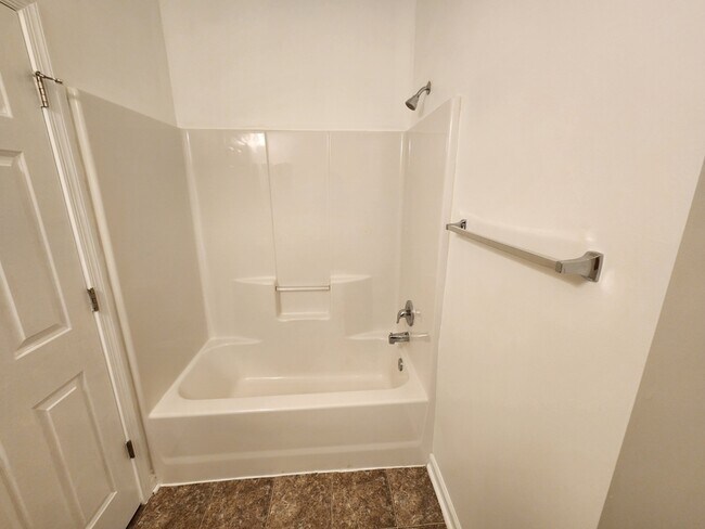 Building Photo - 1233 Parish Ave