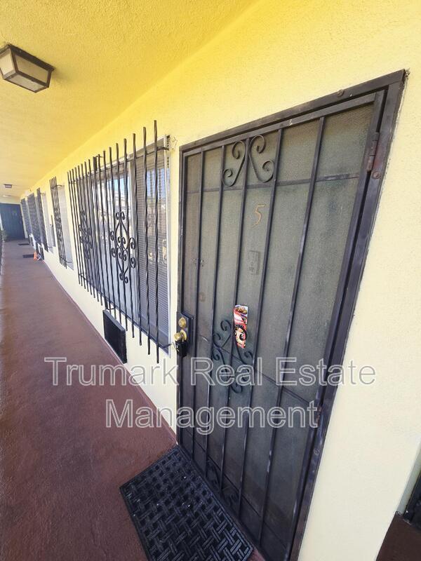 Building Photo - 4619 Lexington Ave