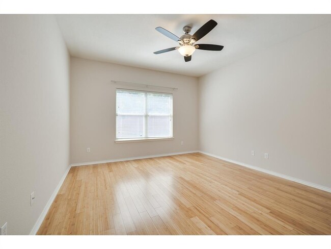 Building Photo - 5709 Pecanwood Ln
