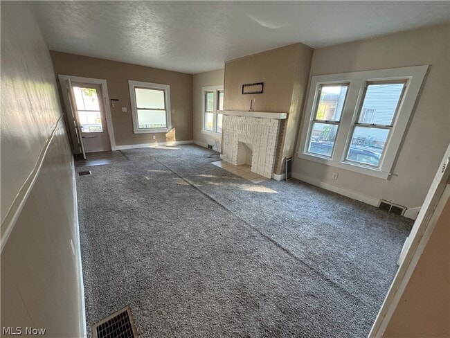 Building Photo - 4019 Belmont Ave