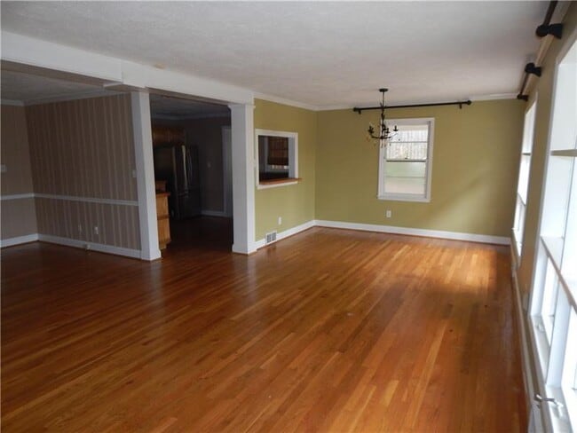 Building Photo - 2678 Green Meadows Ln NE