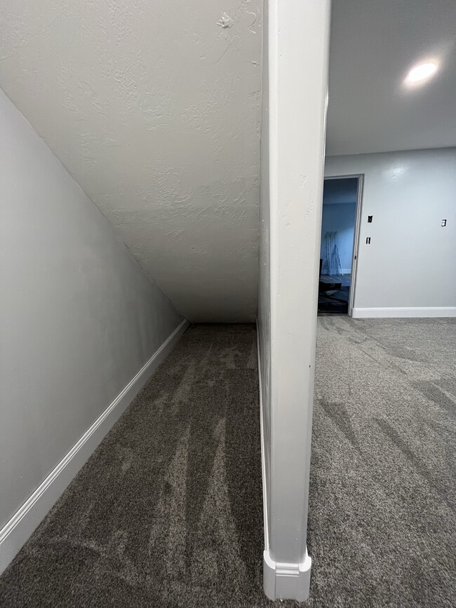 Building Photo - 315 W 500 S St