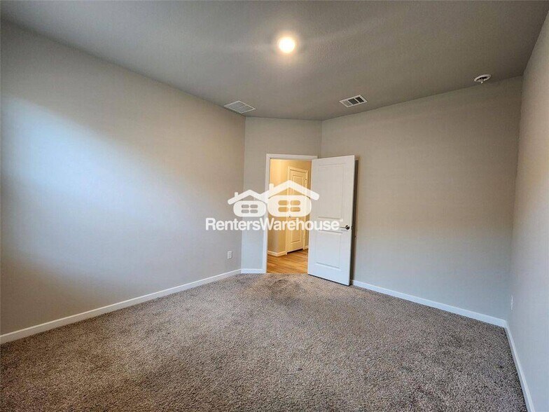 Building Photo - 19014 Whitehaven Bend Ln