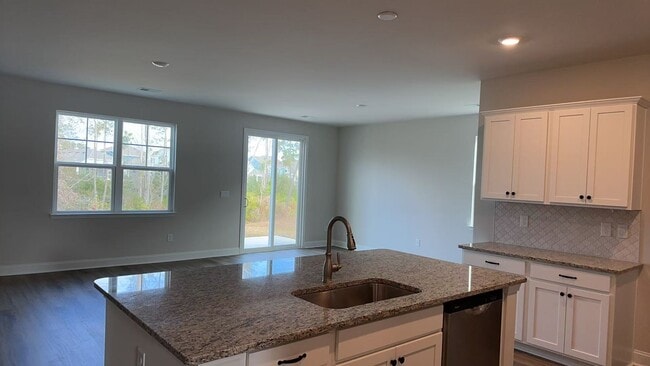 Building Photo - 1820 Hardwood Ct