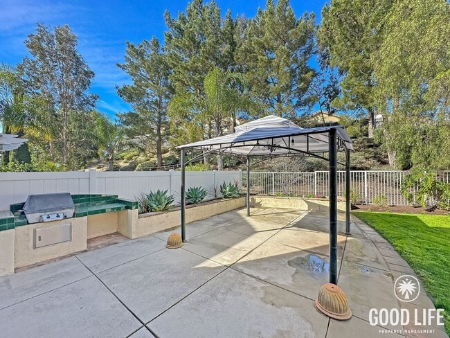 Building Photo - Foothill Ranch 3BR | Private Backyard, 2-Car Garage & Community Pool + Jacuzzi