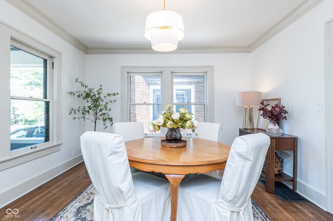 Building Photo - 322 E 37th St