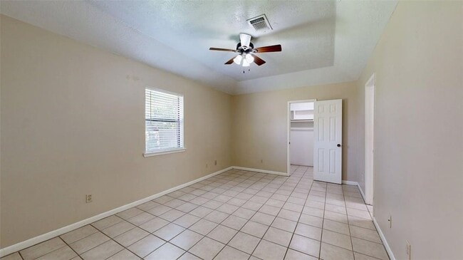 Building Photo - 1002 Hardwood Ln