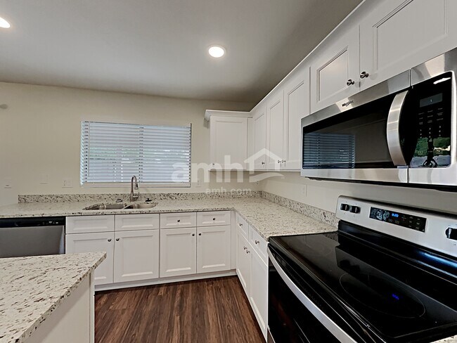 Building Photo - 10383 W Dana Ln