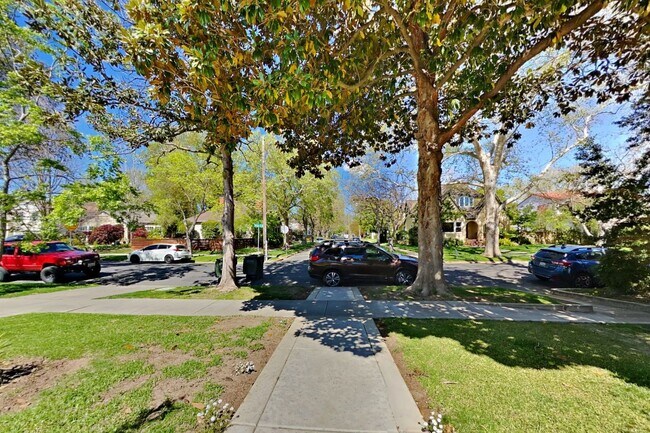 Building Photo - Charming Land Park Cottage – A Hidden Gem in the Heart of the City