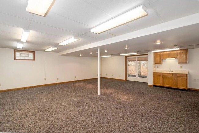 Building Photo - 1851 Foxhollow Dr