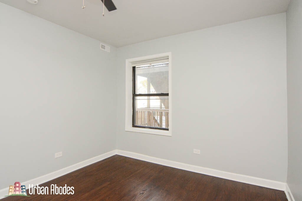 Building Photo - 3301 N Harding Ave