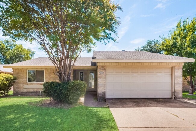 Building Photo - 5605 Valley Mills Dr