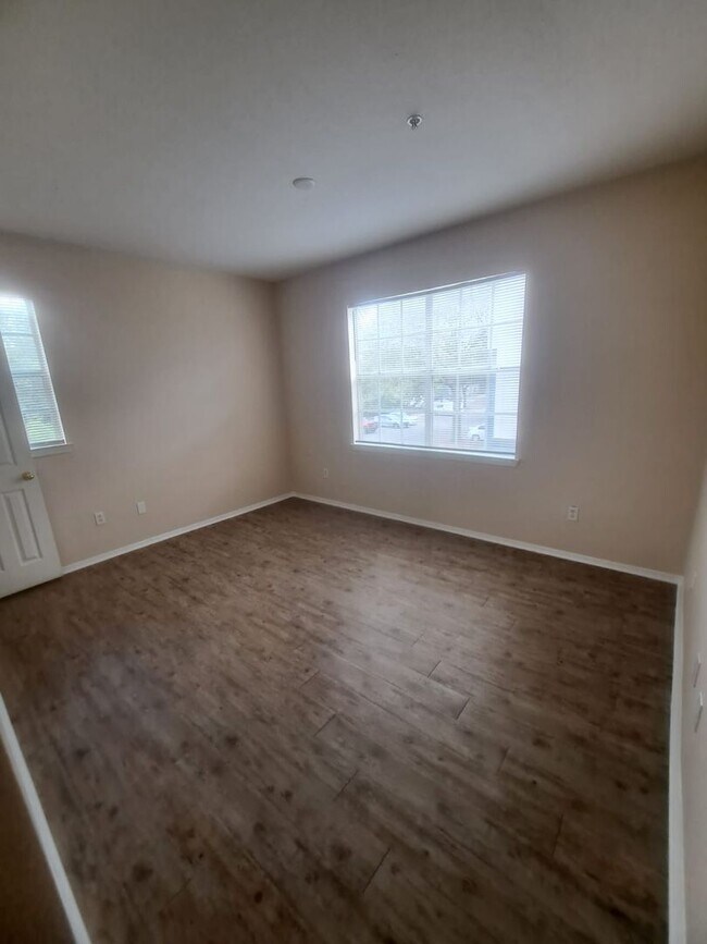 Building Photo - The Preserve at Temple Terrace