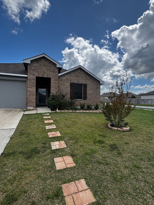 Building Photo - 4 Bedroom House in Rockbridge