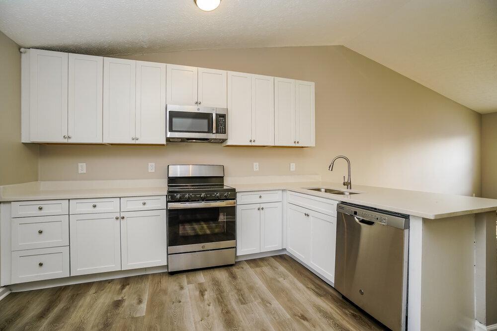 Building Photo - 2146 Kingsglen Dr