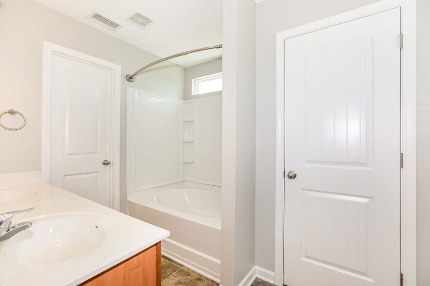 Building Photo - 3315 Velvet Court