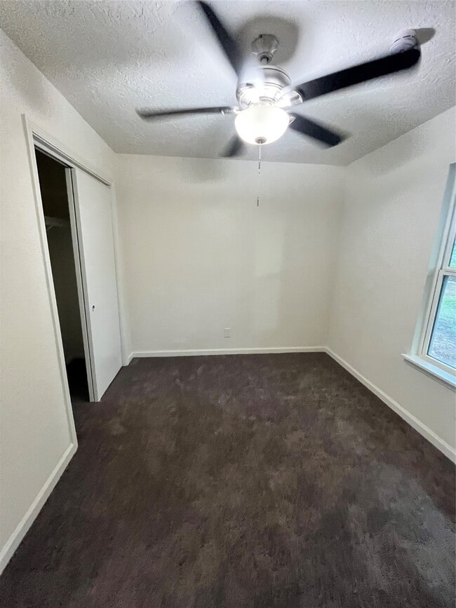 Building Photo - 5915 Beldart St