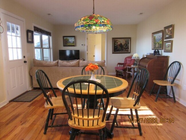 Building Photo - $1,500 - 2 Bedroom / 2 Bath Fully Furnished Cabin with an Amazing View in the Pumpkintown Community