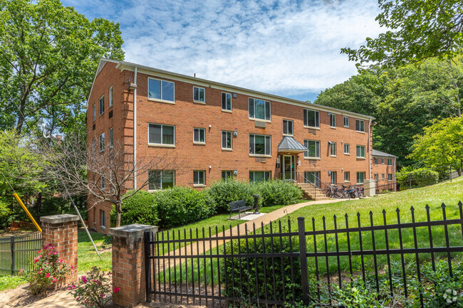 Primary Photo - Columbia Grove Apartments