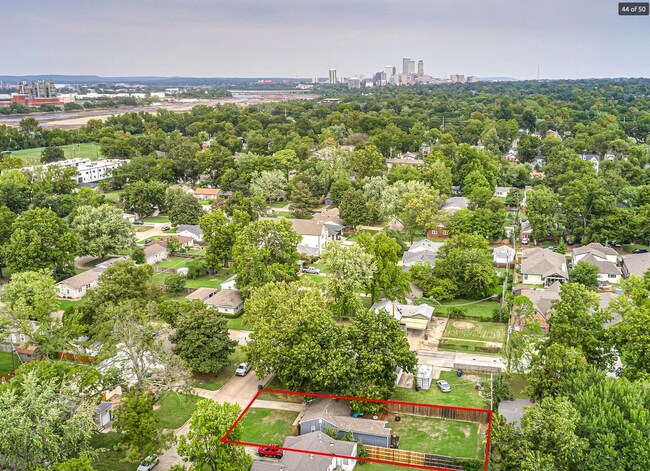 Building Photo - 2 Bed | 2 Bath in Midtown!