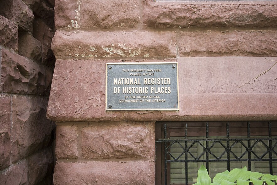 Building Photo - 1228 N Dearborn St