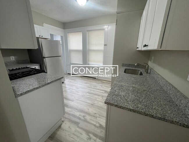 Building Photo - 6 Bowdoin Park