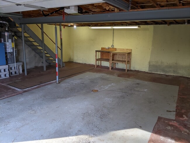 Building Photo - 907 Hooper Rd