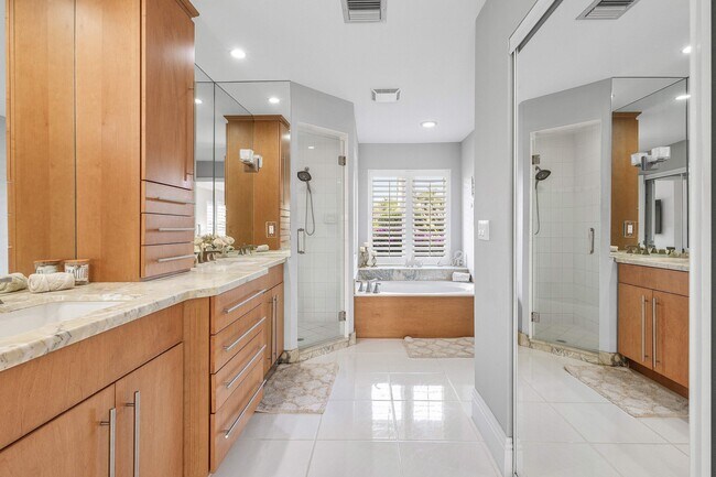 Building Photo - 20376 Hacienda Ct