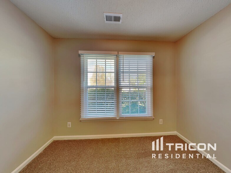 Building Photo - 14426 Planters Knob Ln
