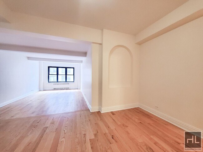 Building Photo - EAST 56 STREET