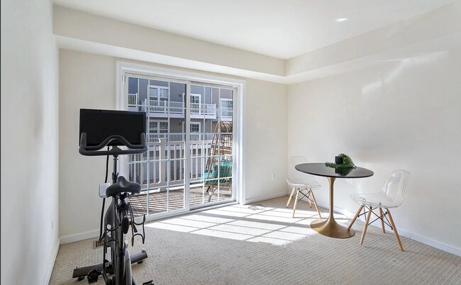 Building Photo - 6907 Stoddert Ln