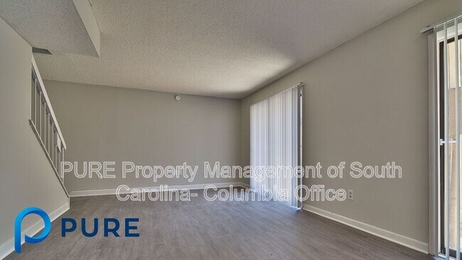 Building Photo - 521 Hickory Hill Dr