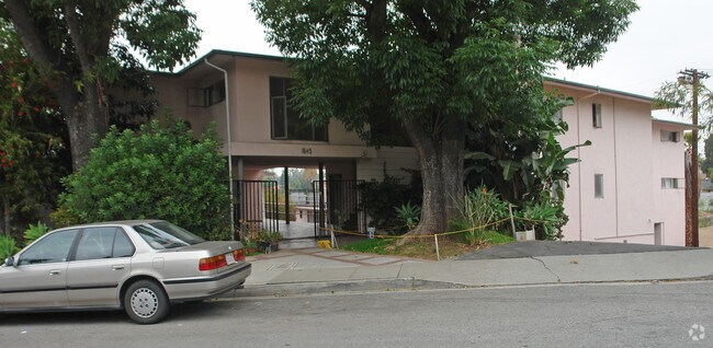 Primary Photo - 1645 Amberwood Dr