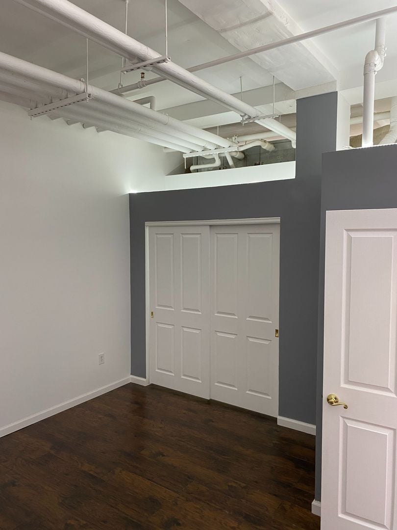 Building Photo - 1555 California St