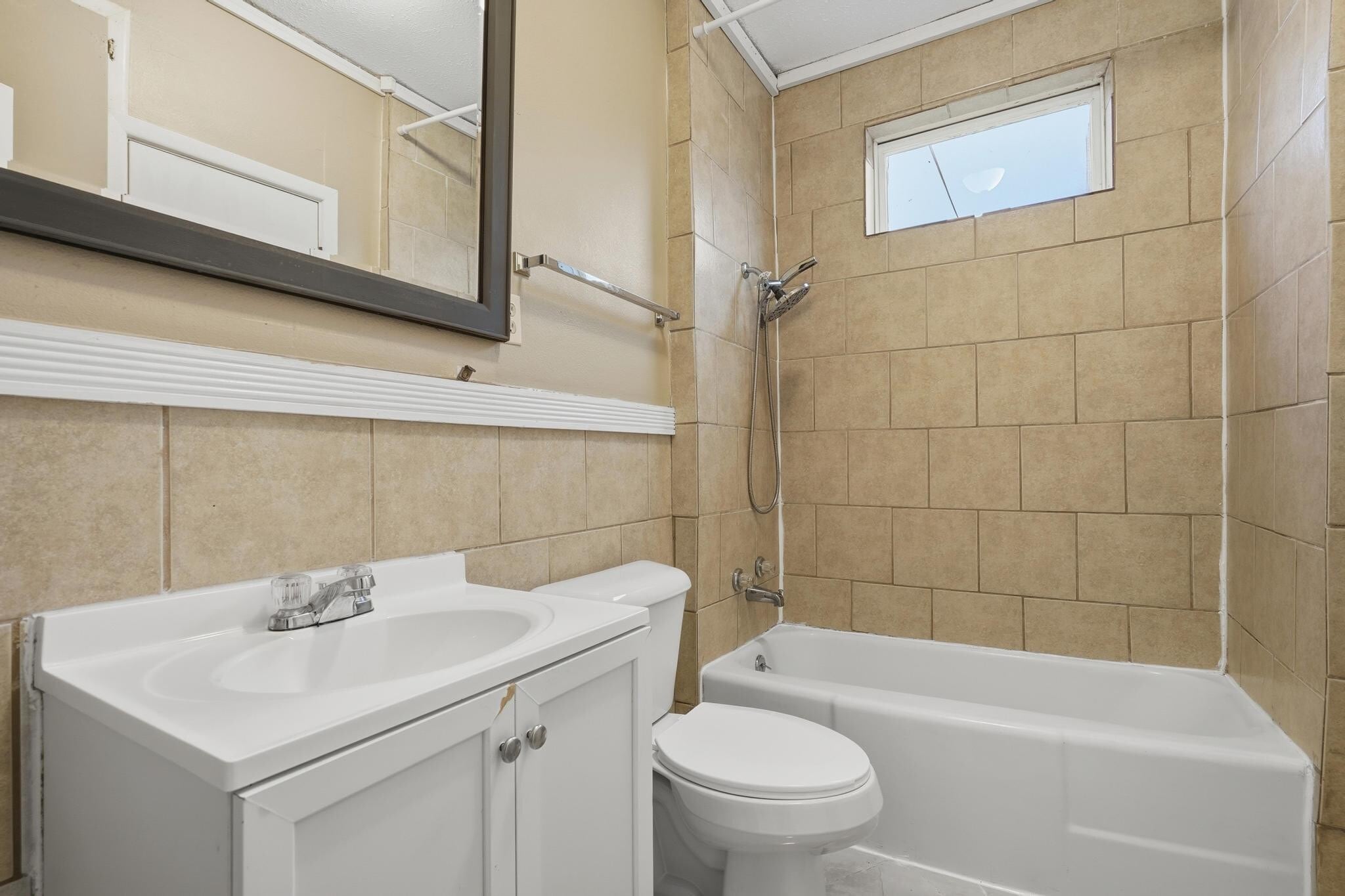 Building Photo - 1341 Hickory St